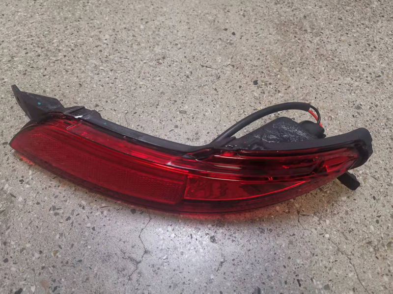 REAR FOG LAMP DFPV A60 2012 OEM：LH 7507000/RH 7508002（后雾灯，适用：东风风神A60，2012年产/东风风神E70 2017/2021）DVD1704-0501