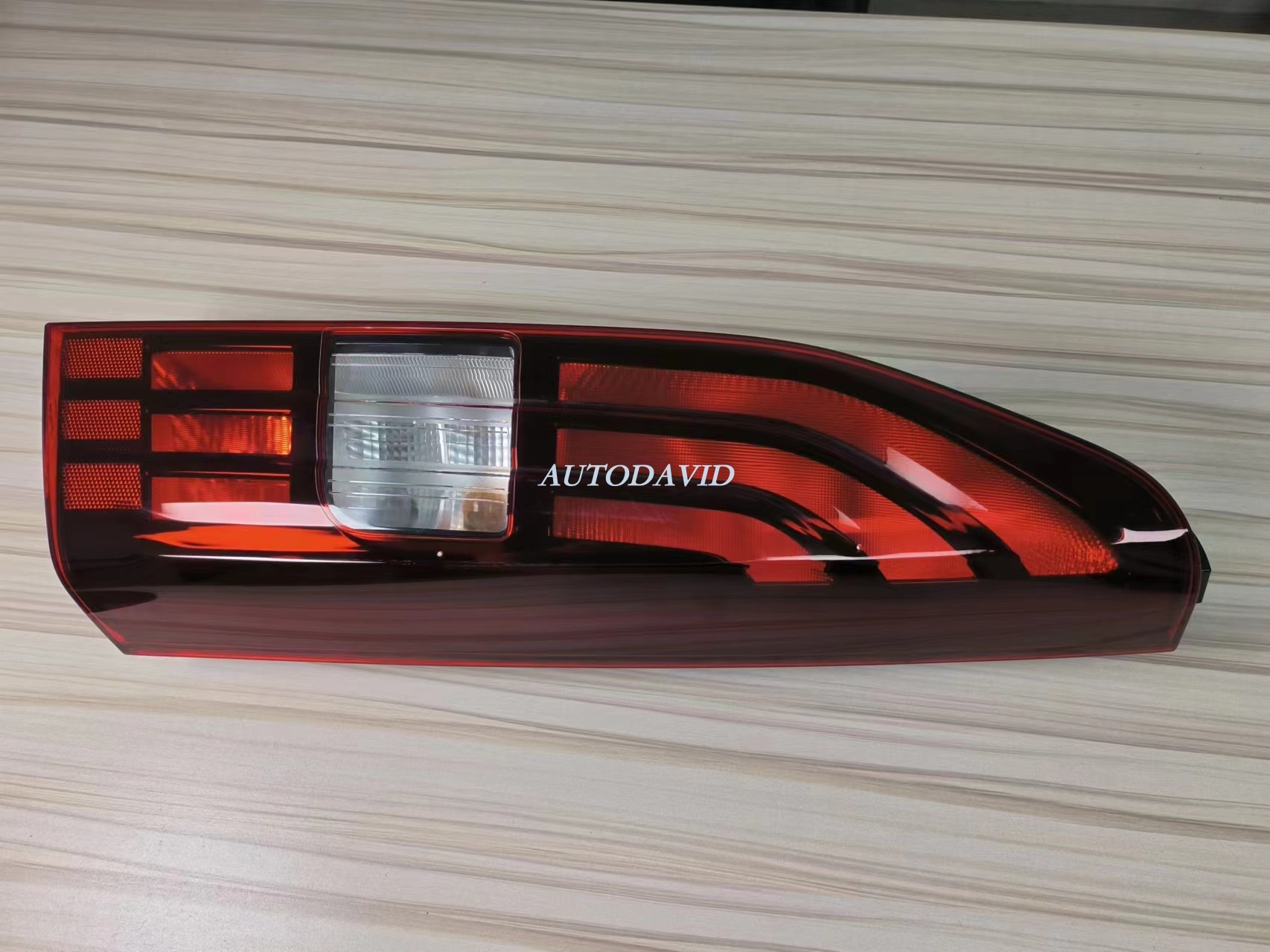 TAIL LAMP COMPLETE PEUGEOT PARTNER 2019 OEM：LH 9819427380/RH 9820555280 DVD69-0302